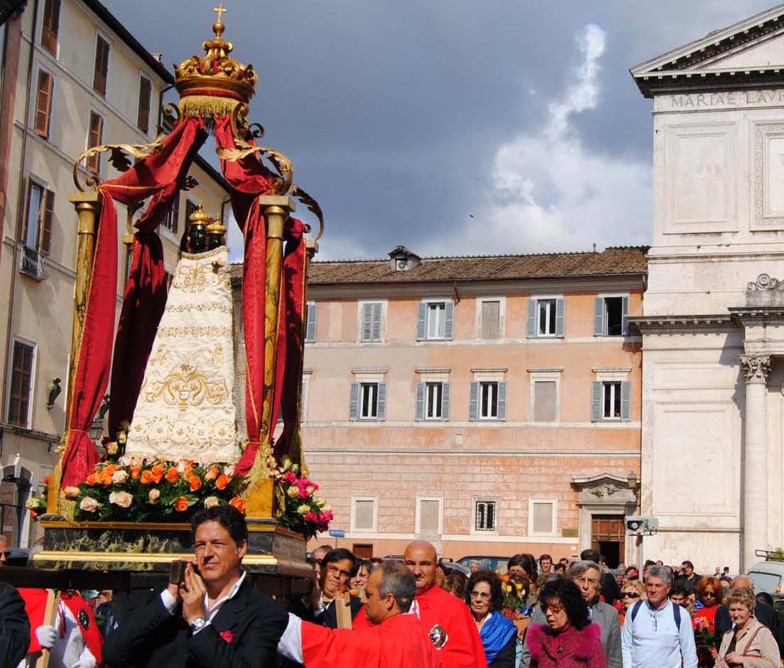 10 Images Of Europeans Praying To Black Madonna And Black Jesus