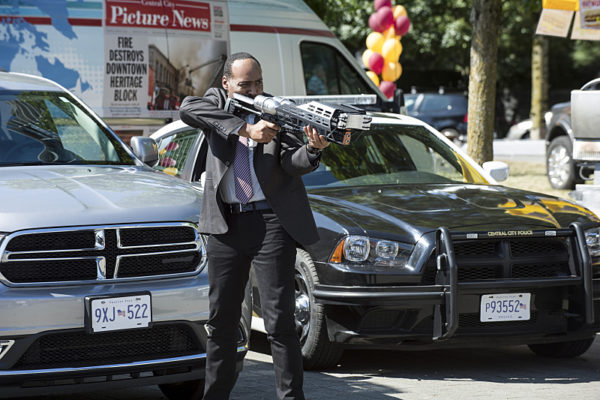The Flash -- "The Man Who Saved Central City" -- Image FLA201a_0294b -- Pictured: Jesse L. Martin as Detective Joe West -- Photo: Cate Cameron /The CW -- ÃÂ© 2015 The CW Network, LLC. All rights reserved