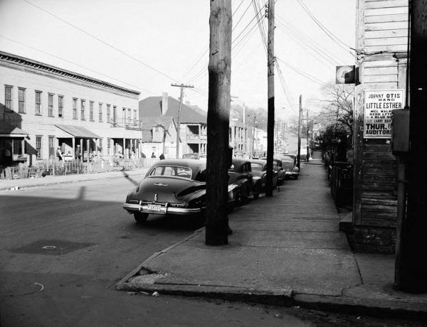 Auburn-Avenue-and-Butler-Street-January-25-1950-Georgia-State-University-Library-600x460.jpg