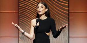 Television personality Bethenny Frankel presents the outstanding culinary program award during the 40th annual Daytime Emmy Awards in Beverly Hills, California June 16, 2013. REUTERS/Danny Moloshok (UNITED STATES - Tags: ENTERTAINMENT)