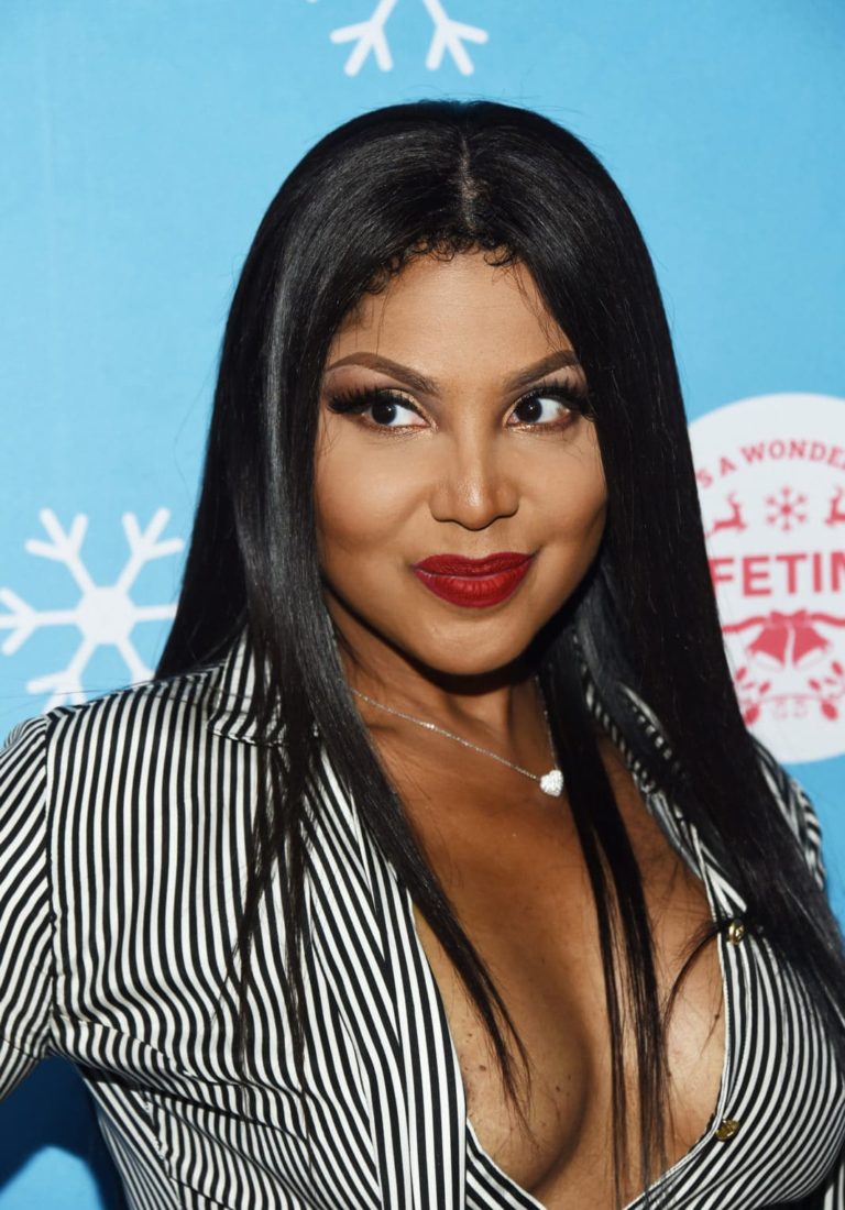 Toni Braxton Suffers Near Nip Slip When She Hits The Red Carpet