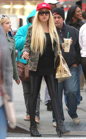 Amanda Bynes Shaves Head for a New Look or A Meltdown?