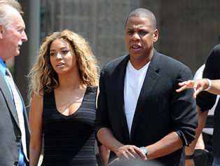 Jay-Z Dedicates performance to Trayvon Martin