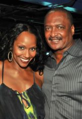 Beyonce's Father Mathew Knowles Marries Longtime Girlfriend