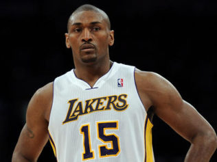 Game Changer: Metta World Peace Signs to New York Knicks