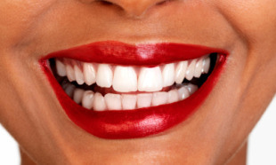 Natural Healing: Whiten Teeth With Nutrient-Rich Diet