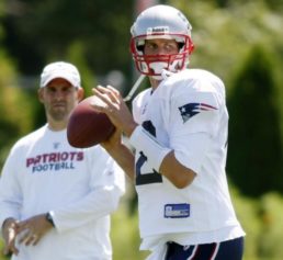 Tom Brady Hurts Leg in Team Scrimmage Against Buccaneers, Forced to Leave Practice