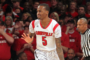 Louisville's Kevin Ware Throws Down Two-Hand Dunk Six Months after Breaking Leg