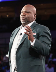 Oprah's Lifeclass' Invites T.D. Jakes to Bring Families Together