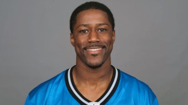 Lions WR Nate Burleson Breaks Arm In Car Accident 