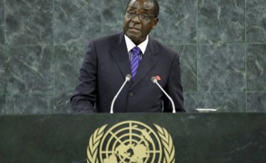 Zimbabwe's Mugabe Calls on US, UK to Remove Crippling Sanctions