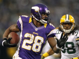 Adrian Peterson Active and Ready to Play Against Carolina