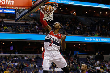 Wizards' John Wall Thrills With 360 Dunk Against the Lakers