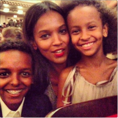 Liya Kebede Honored at Glamour Women of the Year Awards (Video)