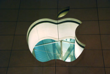 Big Money: Icahn Invests Another $500 Million In Apple