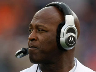 Lovie Smith Expected to Take Over as Coach of Bucs