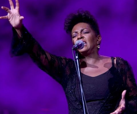 Arrest Warrant Issued for Anita Baker Over Unpaid Decorators