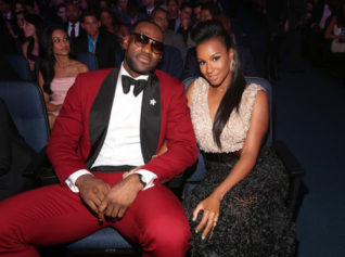 LeBron James' wife pregnancy with third child