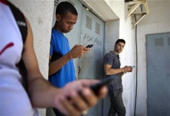 US Secretly Uses Twitter-like Campaign to Destabilize Cuban Government