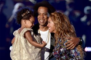 Beyonce brings Blue Ivy and Jay Z on stage at MTV VMAs 