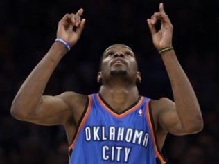 Report: Under Armour Offers Kevin Durant $265M Endorsement Deal