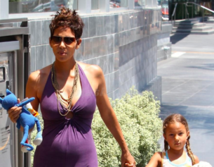 Halle Berry Suing Her Apparently Racist Ex Over Straightening Their Daughter's Hair, Trying to Make Her White