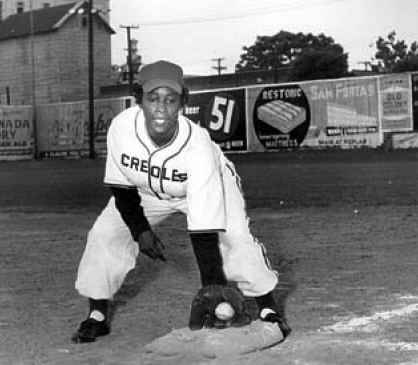 Toni Stone Replaced Hank Aaron In Negro Leagues, Becoming 1st Woman to ...