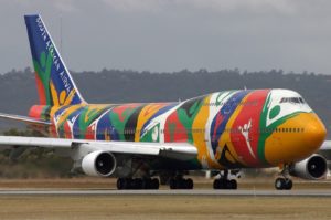 1024px-South_African_Airways_Boeing_747-300_Ndizani_PER_Monty-min