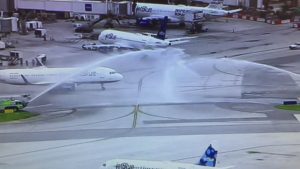 Jetblue plane receives ceremmonial water shower