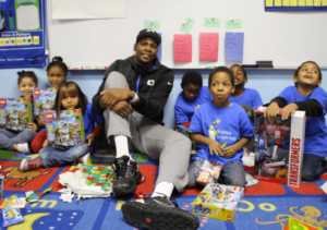 Kevin Durant with students from Positive Tomorrows (Positive Tomorrows)