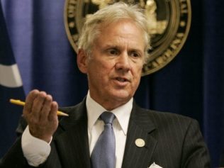 Democrats Urge South Carolina Governor to Leave Whites-Only Country Club, But He's Not Budging