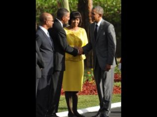 Jamaica PM Bids Fond Farewell to Obamas, Compliments Their 'Grace and Poise'