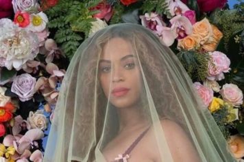 BeyoncÃ© Announces She's Pregnant with Twins â€“ See the Photo!