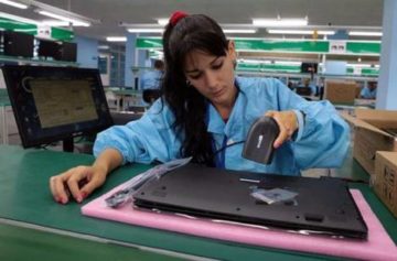 Cuba Factory Assembles 7,000 Laptops and Tablets for Domestic Distribution