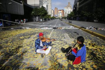 24-Hour Strike Goes Into Effect As Showdown Looms Between Venezuela's Maduro, Opponents