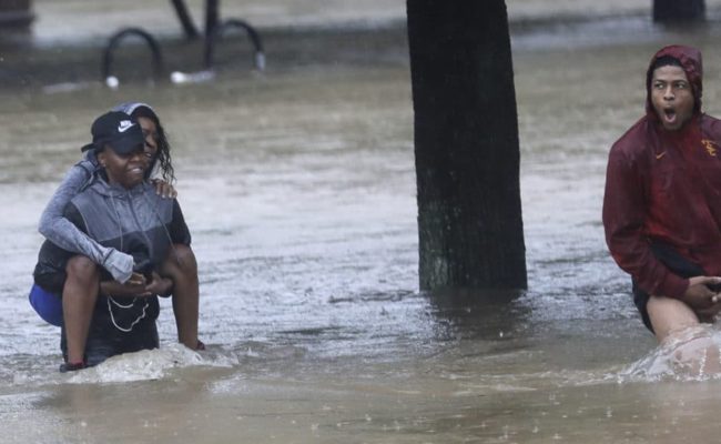 Catastrophic Floods Strike Houston After Hurricane Harvey Thousands Flee Homes (Photos)