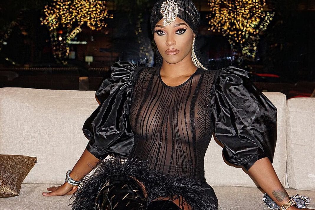 Fans Are Shocked to See Joseline Hernandez Fully Dressed In Latest Video &a...