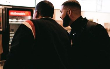 The person who took a photo of Drake giving money to McDonald's workers is now defending himself.