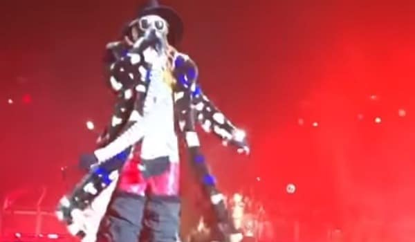 Lil Wayne Gets Ripped to Shreds For Outfit at College Football  Championship: 'Looking Like Dennis Rodman'