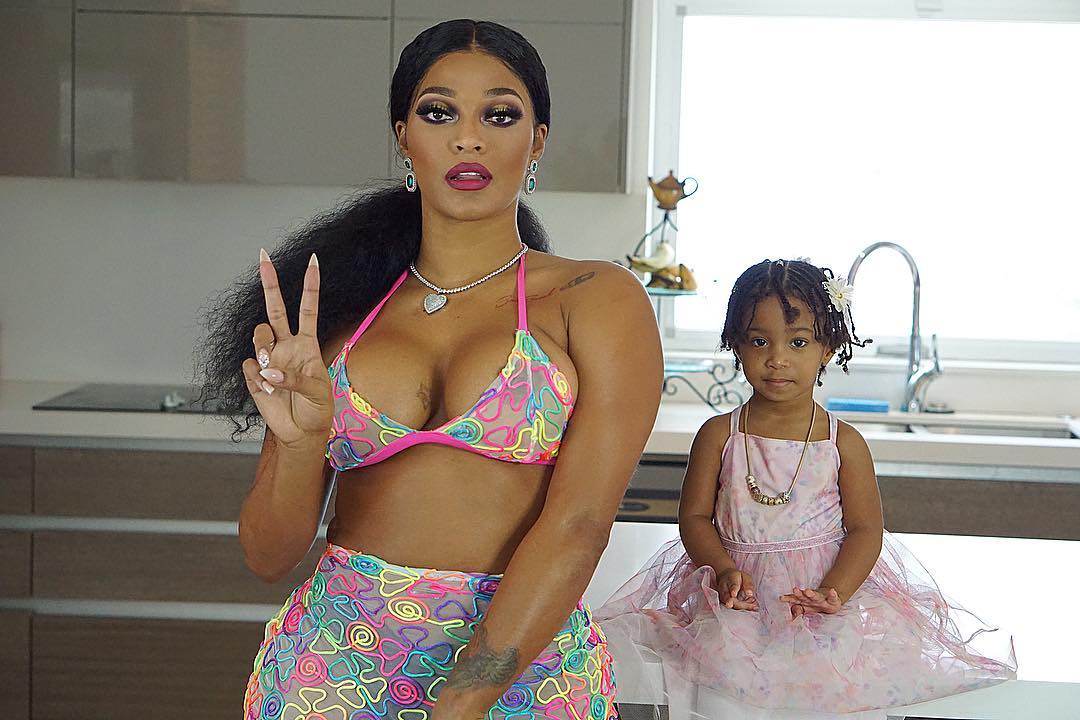 It looks like social media couldn't be happier to see Joseline Hernand...