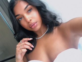 Sheesh': Lori Harvey Gets Up Close and Personal With Fans in New Pic