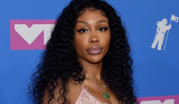 SZA Says Someone At Sephora Accused Her of Stealing and Fans Are Taking ...
