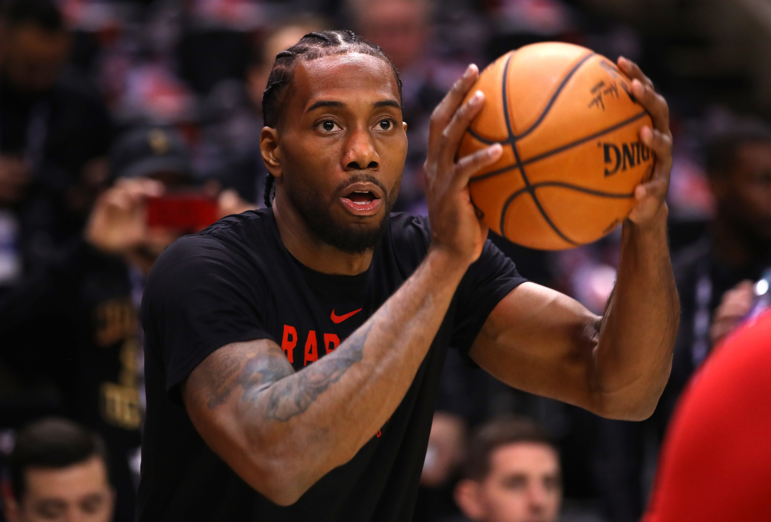 kawhi leonard files lawsuit