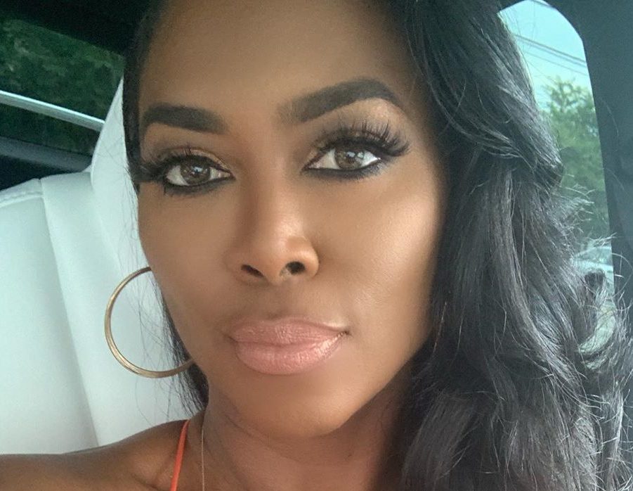 Who Momma Dat Is Kenya Moore Makes Sure Fans Know The Deal About