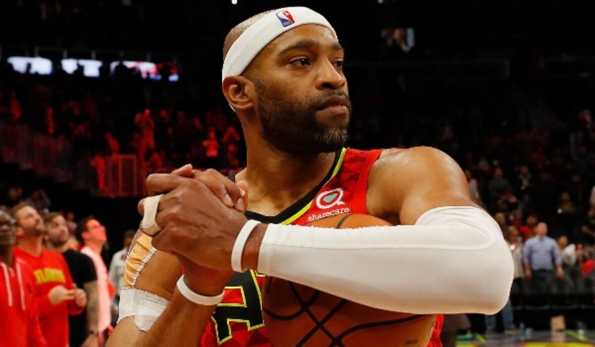 Wow: Vince Carter Becomes First NBA Player to Be in League in Four 