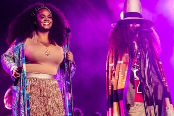 Oh Lawd': Erykah Badu and Jill Scott Fans Get 'Sage and Incense' Ready for Live Battle