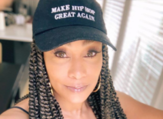 That Hat Though': Tami Roman's Embellished Accessory Leaves Fans Shook