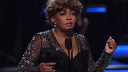 Anita Baker Tells Story of Police Not Helping Her After She Was Stalked