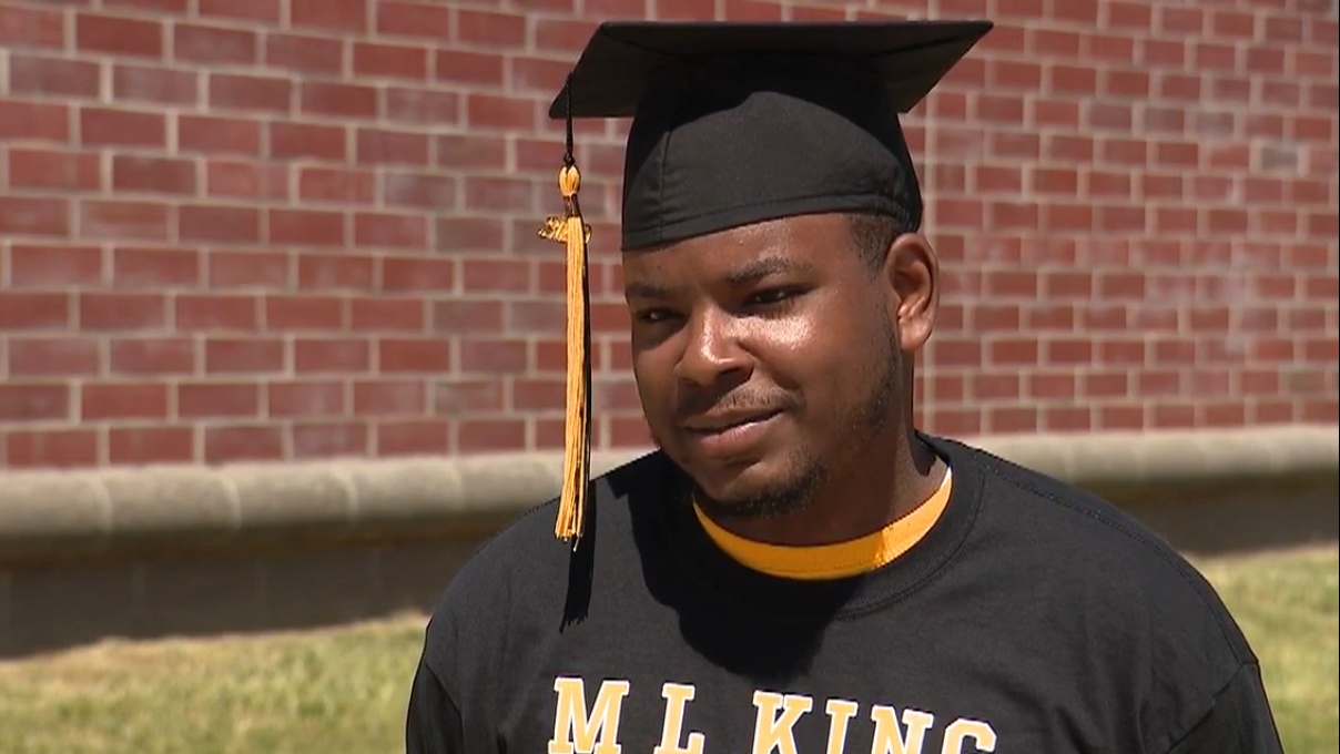 Detroit High School Senior Who Lost Both Parents Earns More Than 2