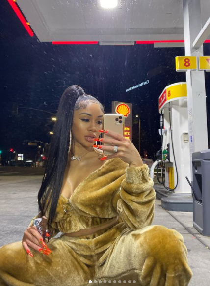 ‘did She Bring A Mirror To The Gas Station Saweetie Leaves Her Fans